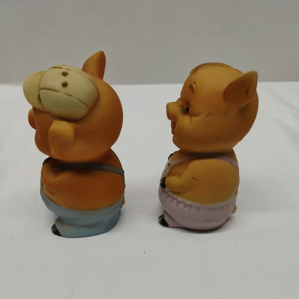 1970's Vintage Anthropomorphic Pigs in Overalls Salt Pepper Shakers 3.5